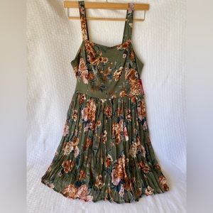 Floral Dress Size Large NWT